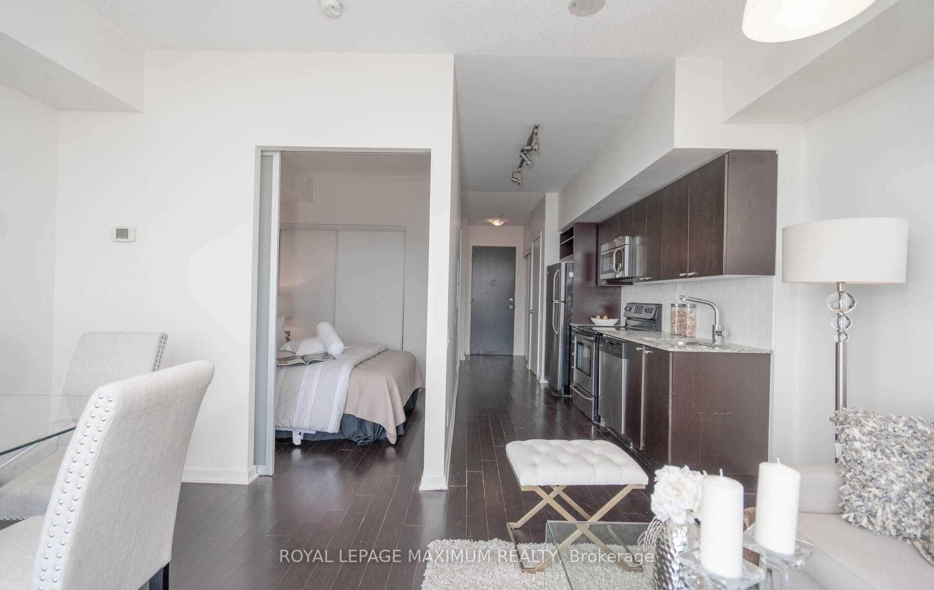 105 The Queensway Ave, #2913