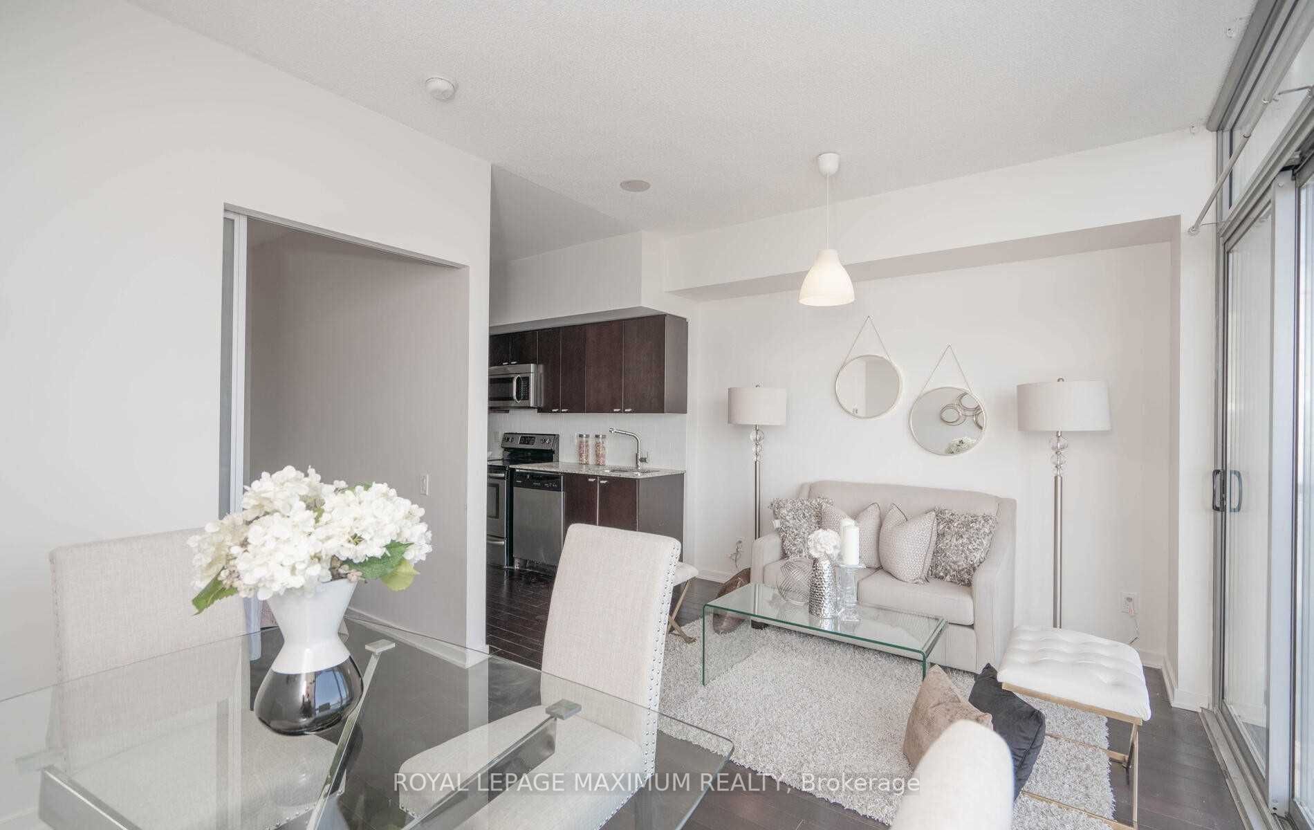 105 The Queensway Ave, #2913