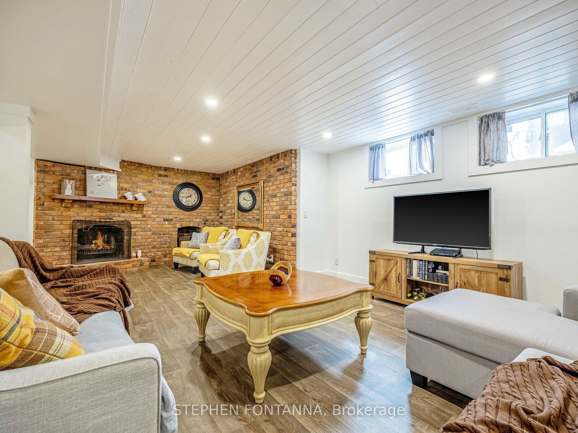 17 Glen Crescent Drive