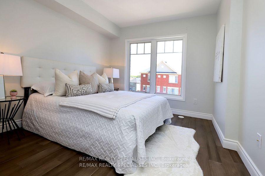 5050 Intrepid Dr, #63