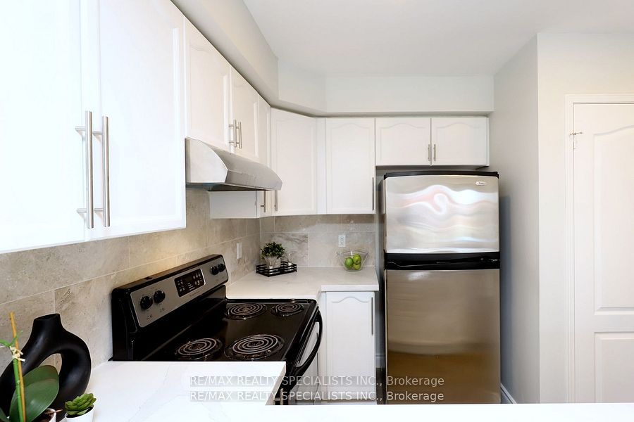 5050 Intrepid Dr, #63