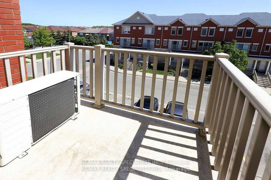 5050 Intrepid Dr, #63