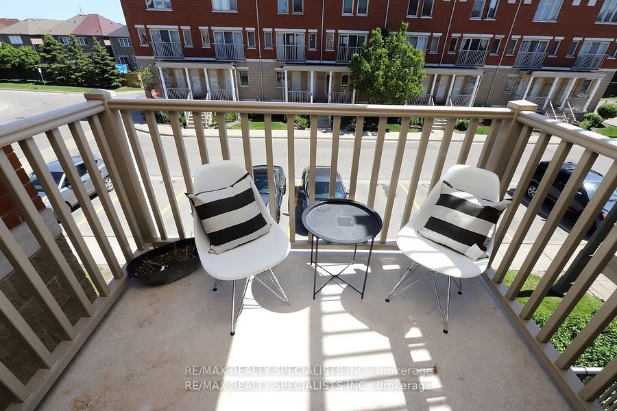 5050 Intrepid Dr, #63