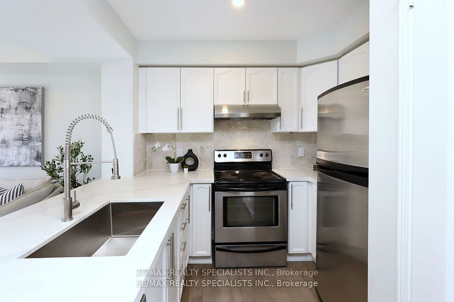 5050 Intrepid Dr, #63