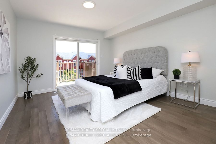 5050 Intrepid Dr, #63