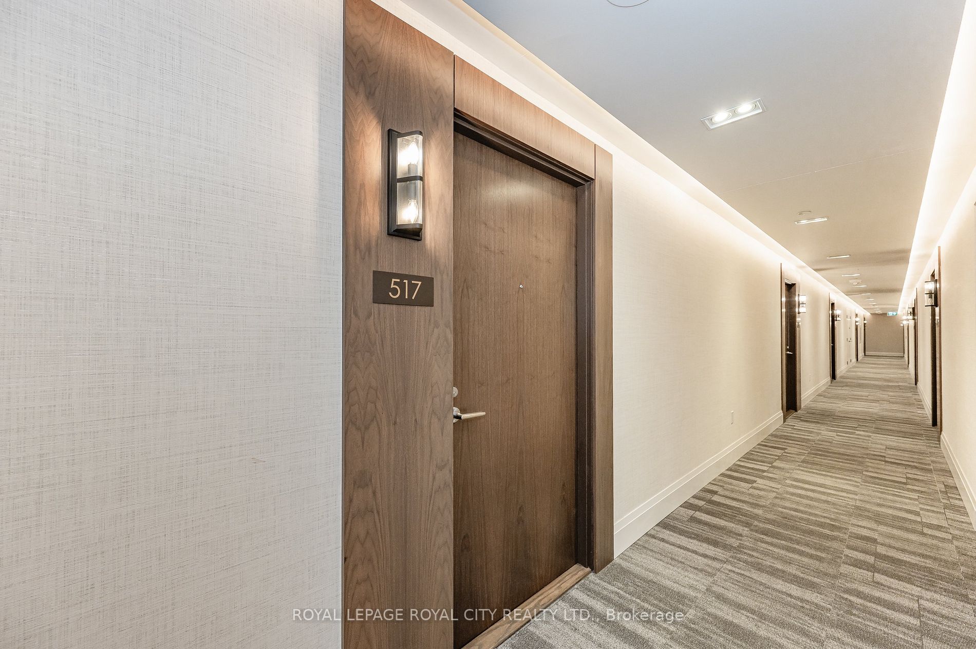 1050 Main St E, #517