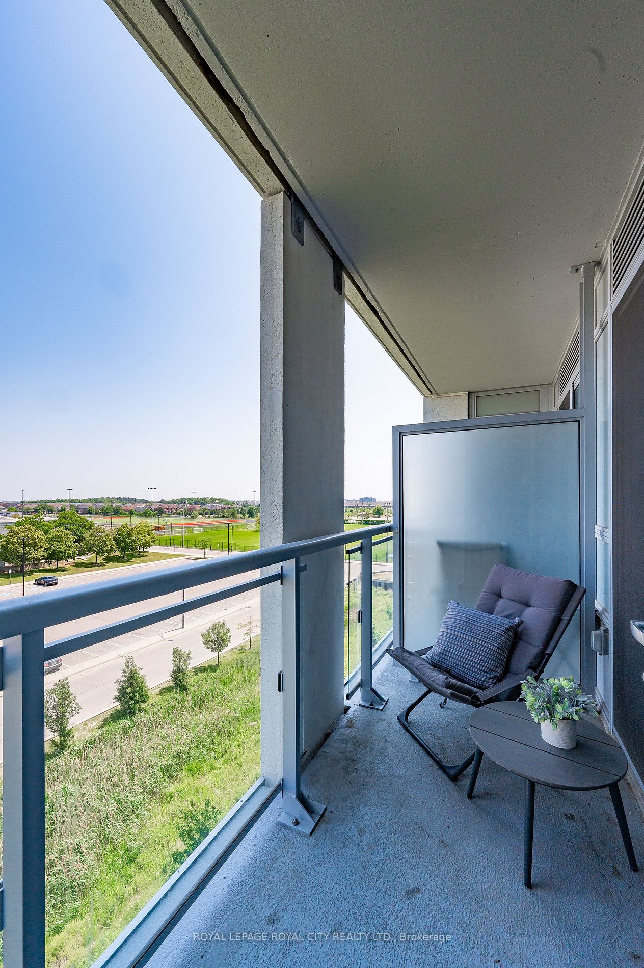 1050 Main St E, #517