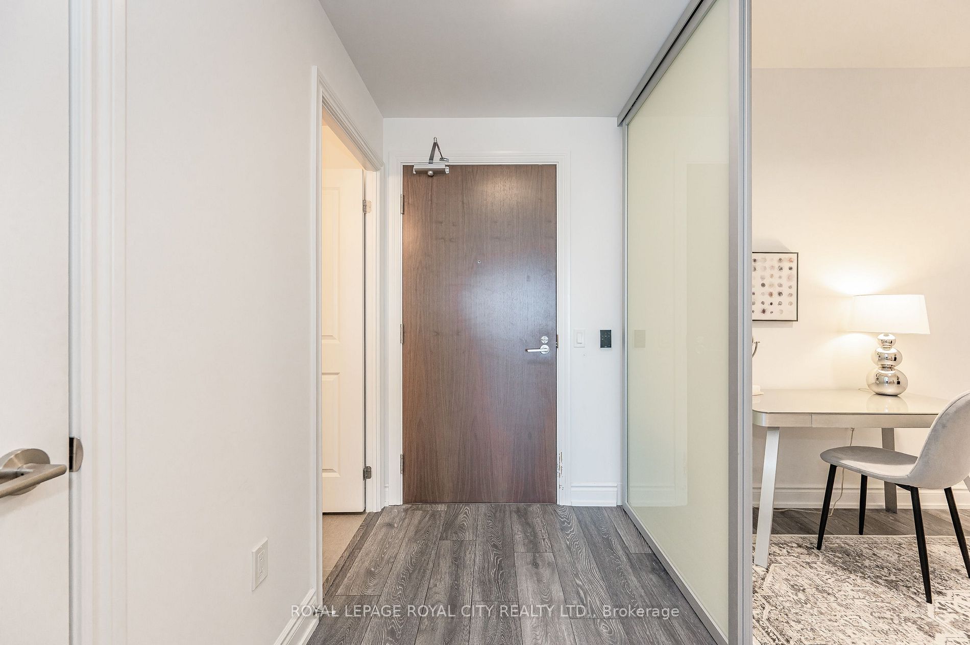 1050 Main St E, #517