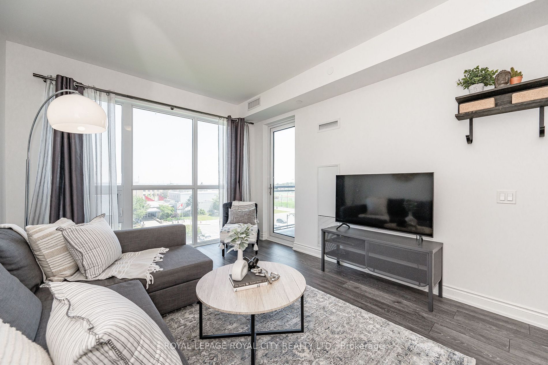 1050 Main St E, #517