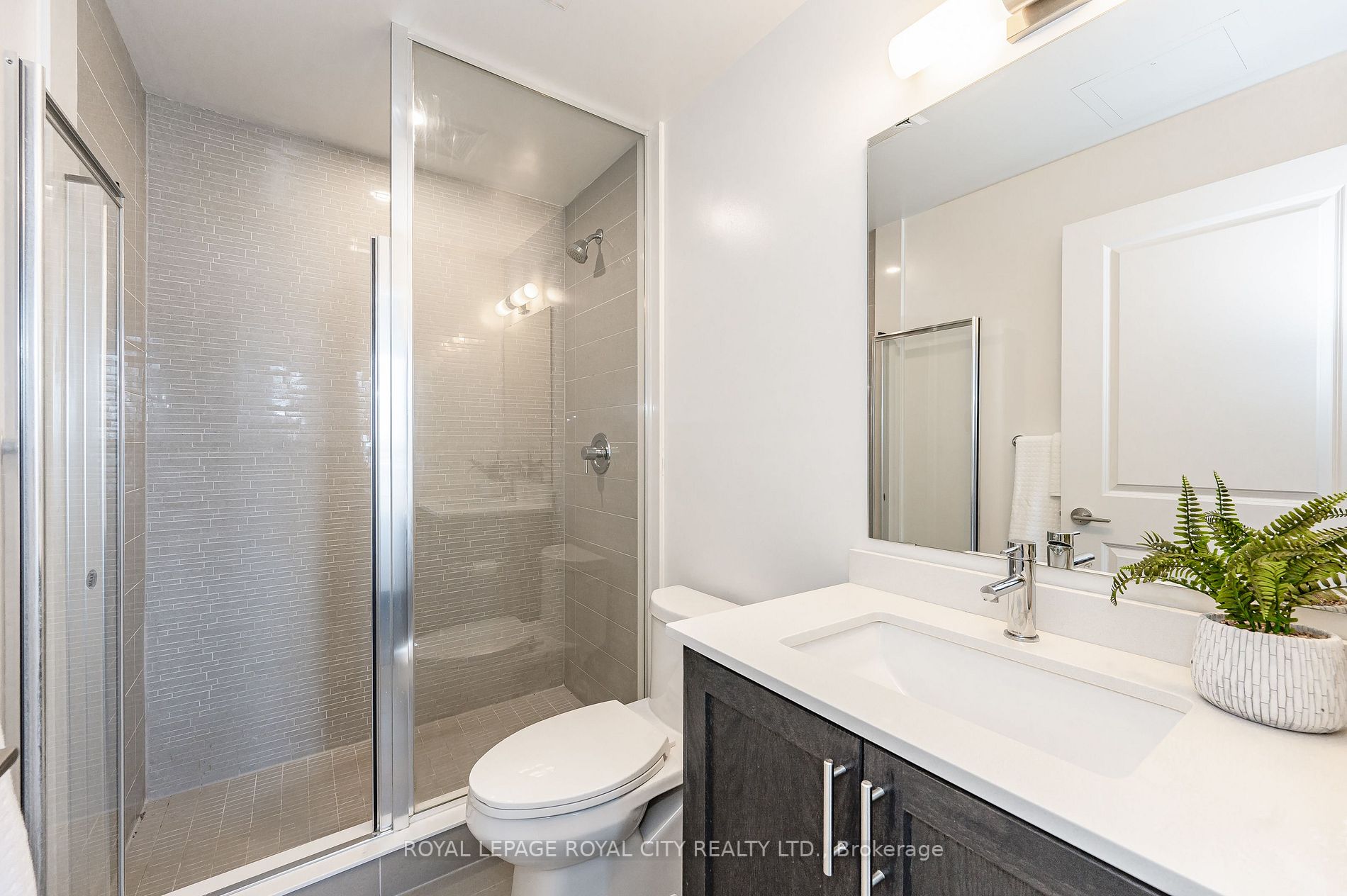 1050 Main St E, #517