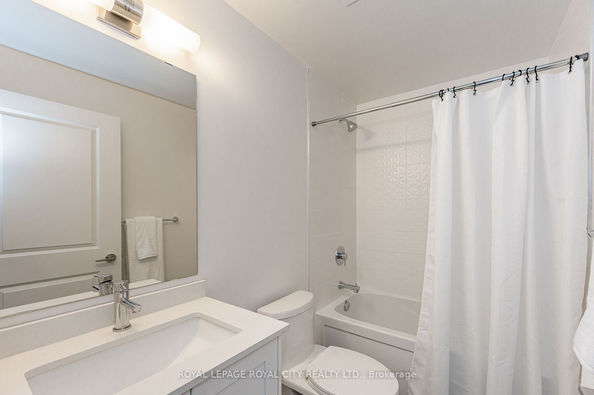 1050 Main St E, #517