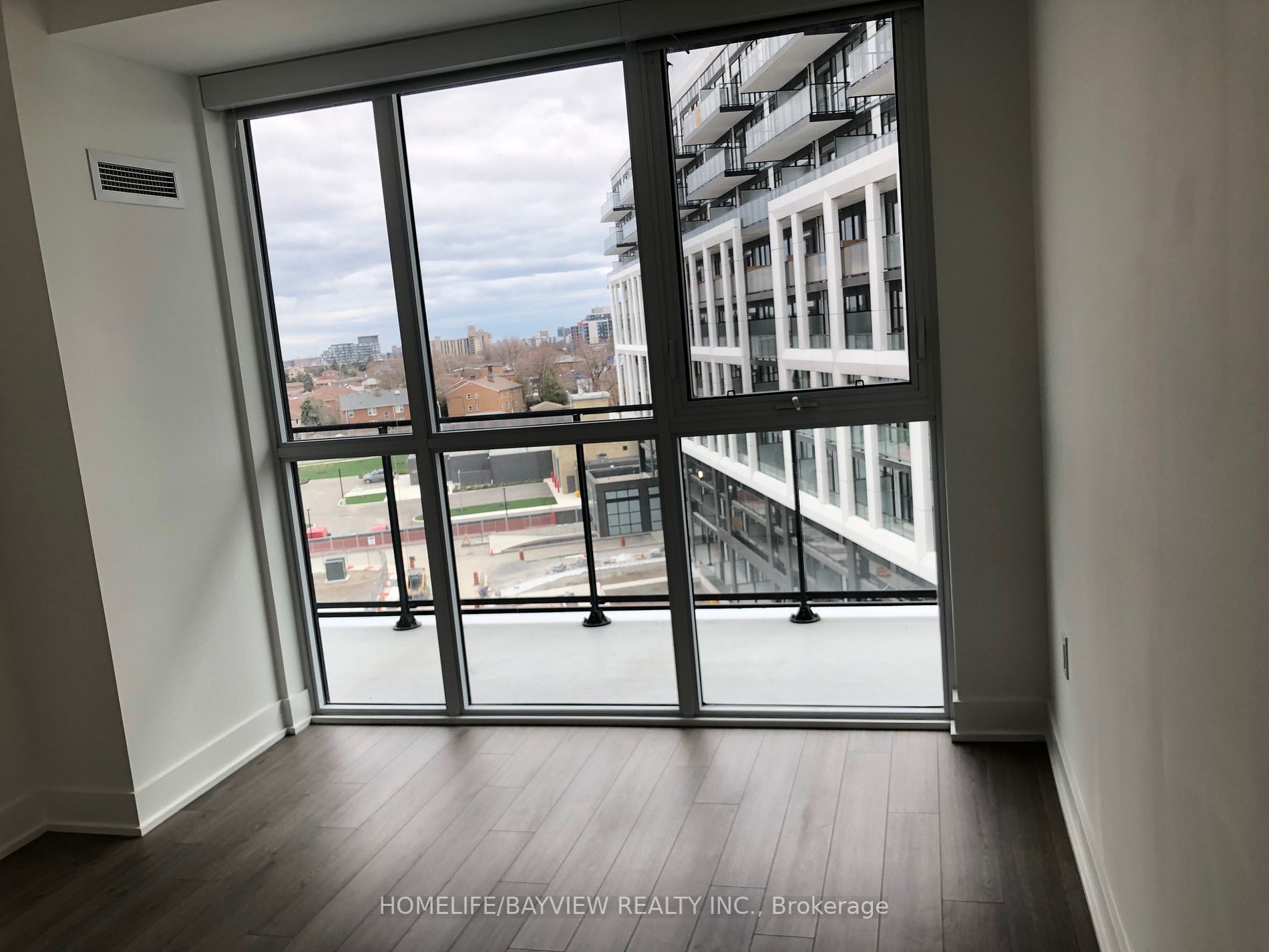 60 George Butchart Dr, #618