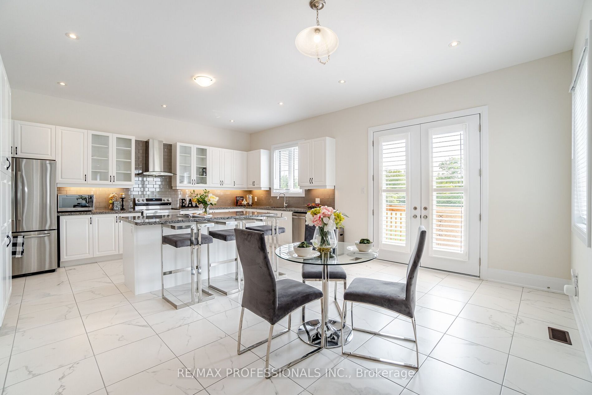 12 Walkercleave Dr