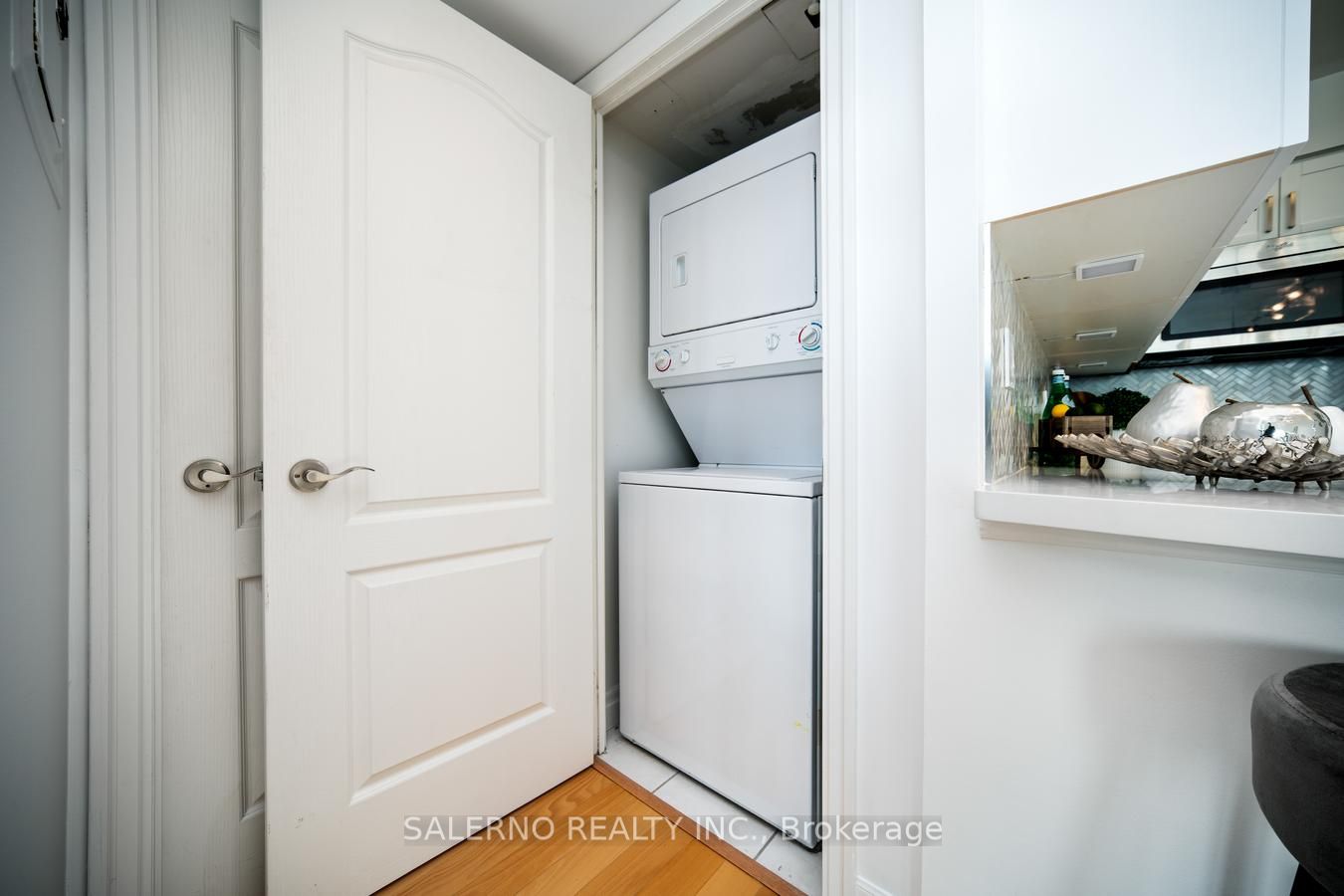 2121 Lakeshore Blvd W, #1003