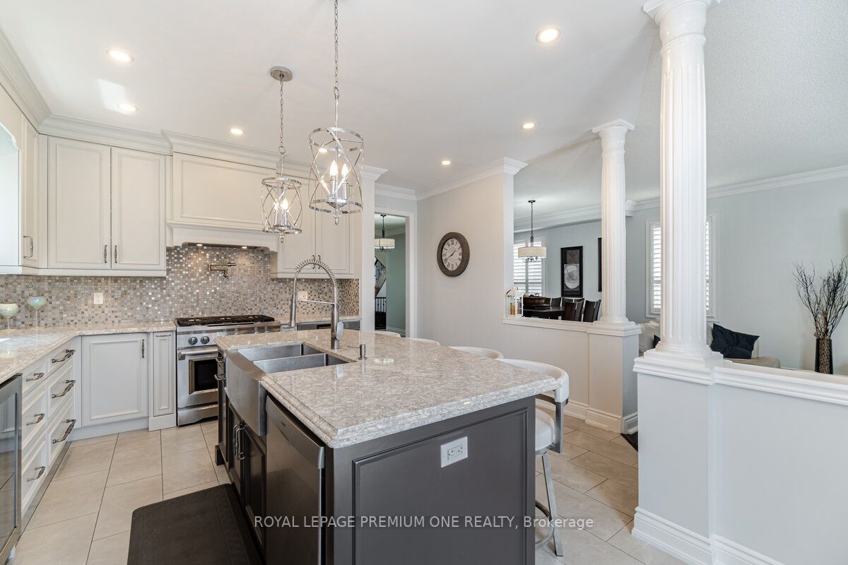 190 Cooke Cres