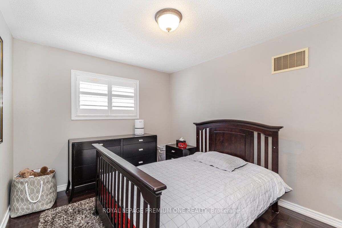 190 Cooke Cres