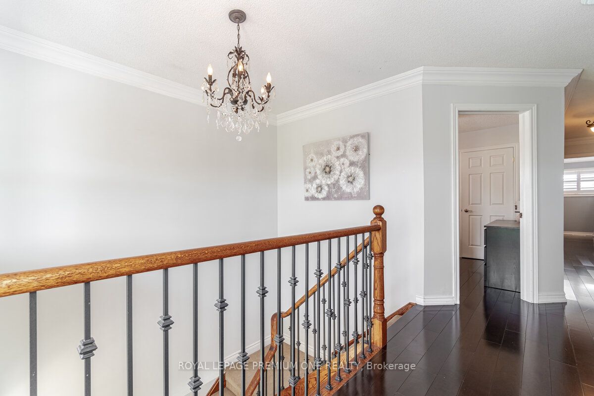 190 Cooke Cres