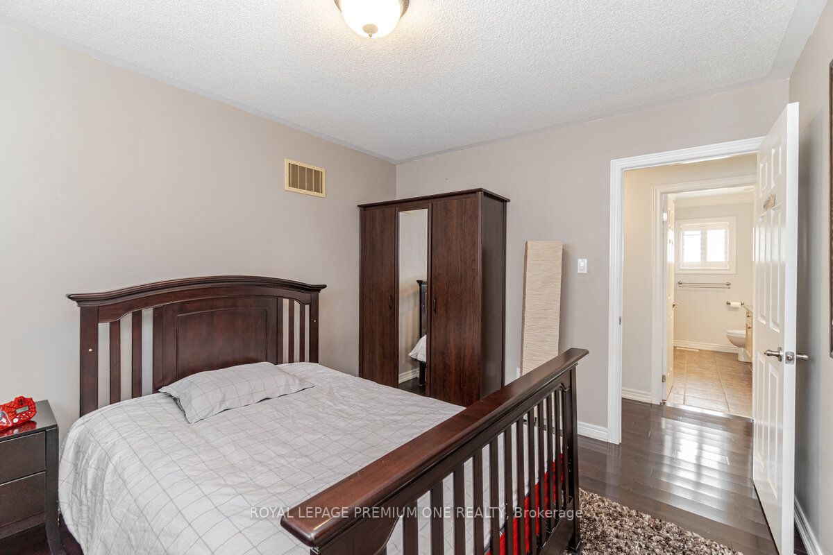 190 Cooke Cres