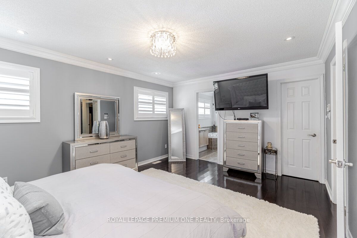 190 Cooke Cres