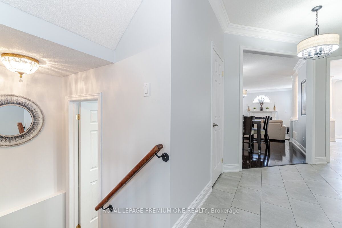 190 Cooke Cres