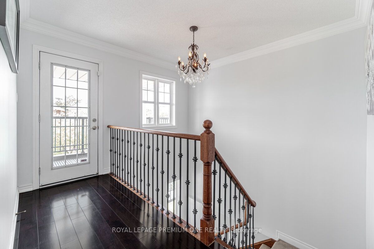 190 Cooke Cres
