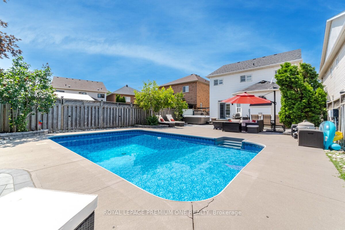 190 Cooke Cres