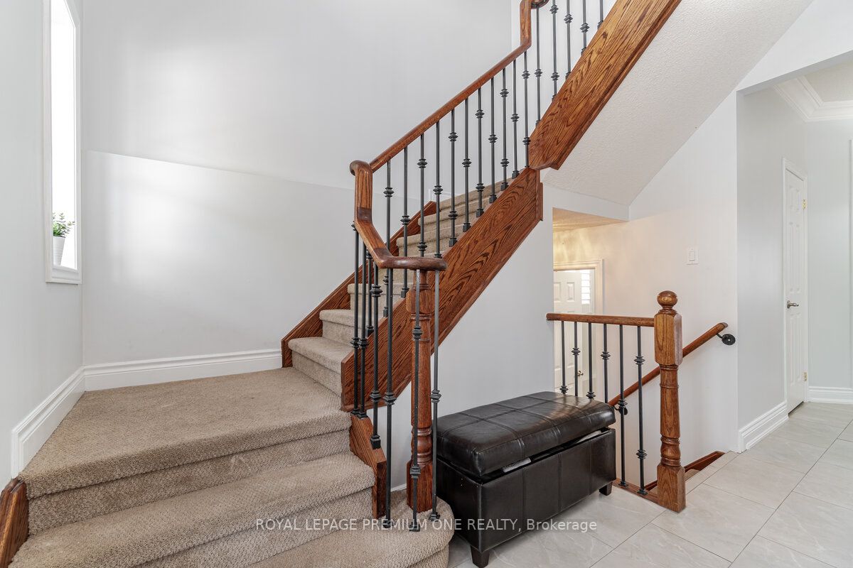 190 Cooke Cres
