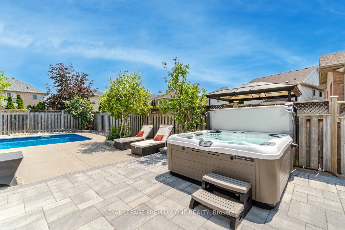 190 Cooke Cres