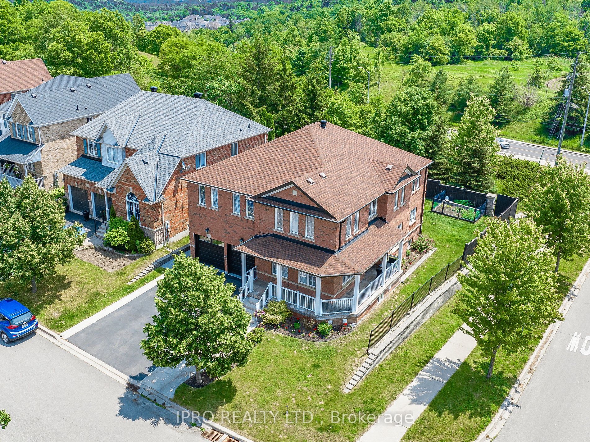 1 Belmont Blvd