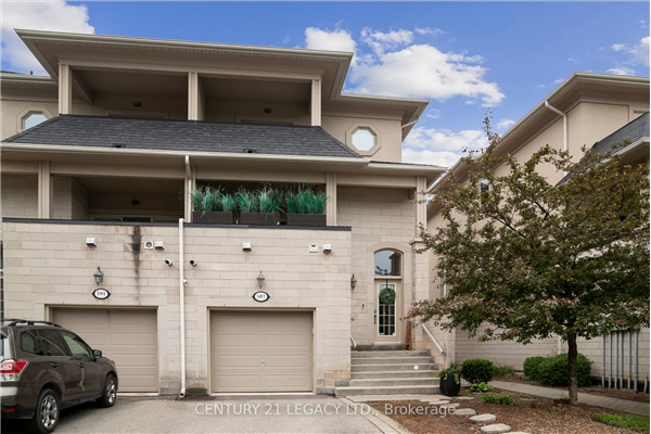 587 Thompson Rd S, Milton
