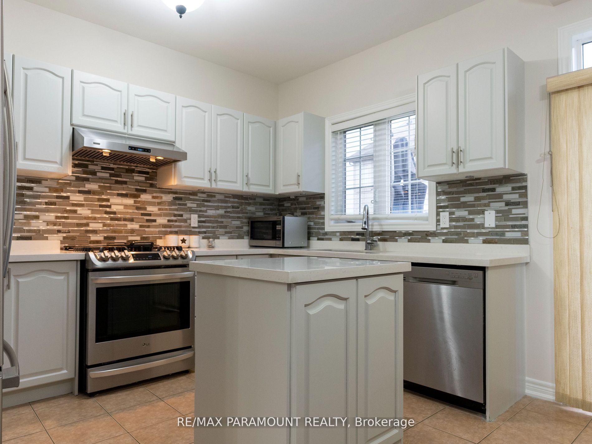 82 Abitibi Lake Dr