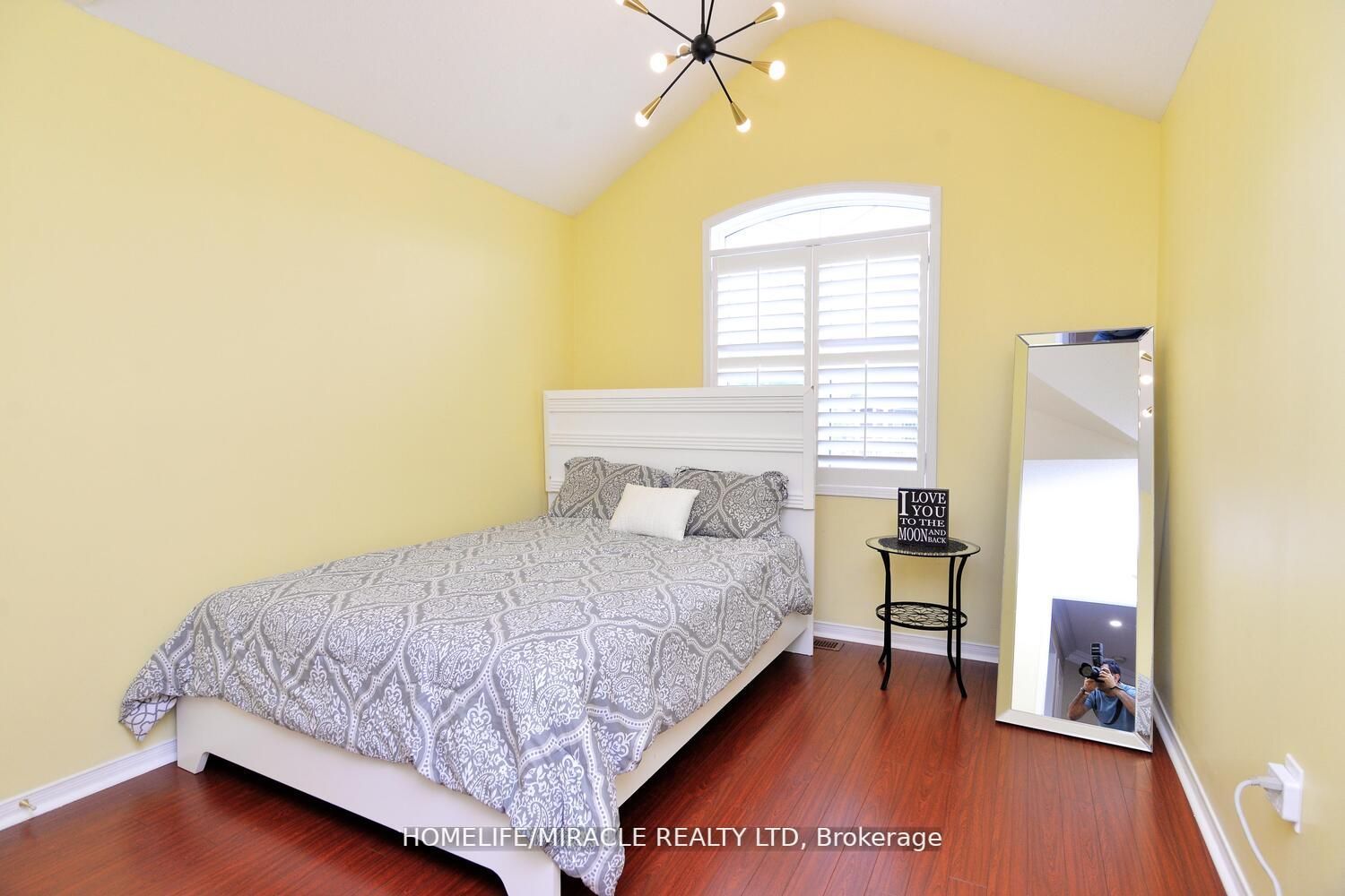 59 Earl Grey Cres