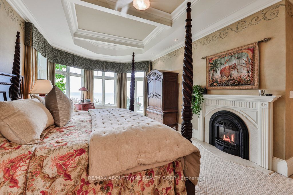 872 Whittier Cres