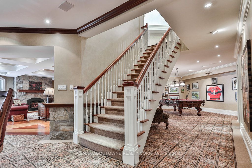 872 Whittier Cres
