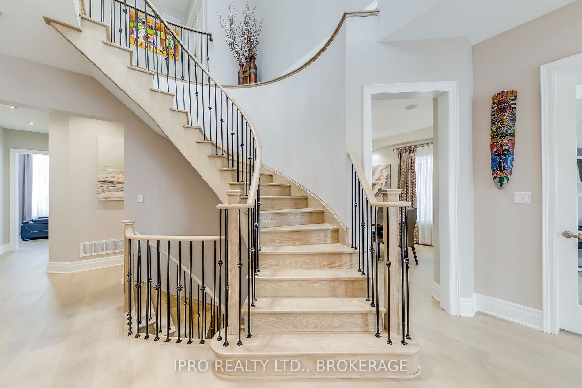 20 Falkland Rd N