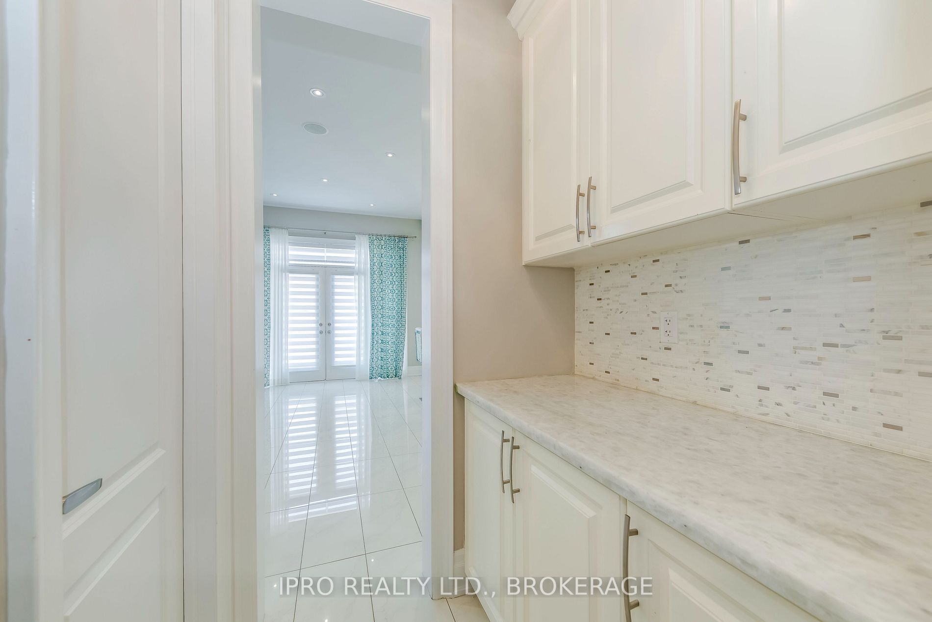 20 Falkland Rd N