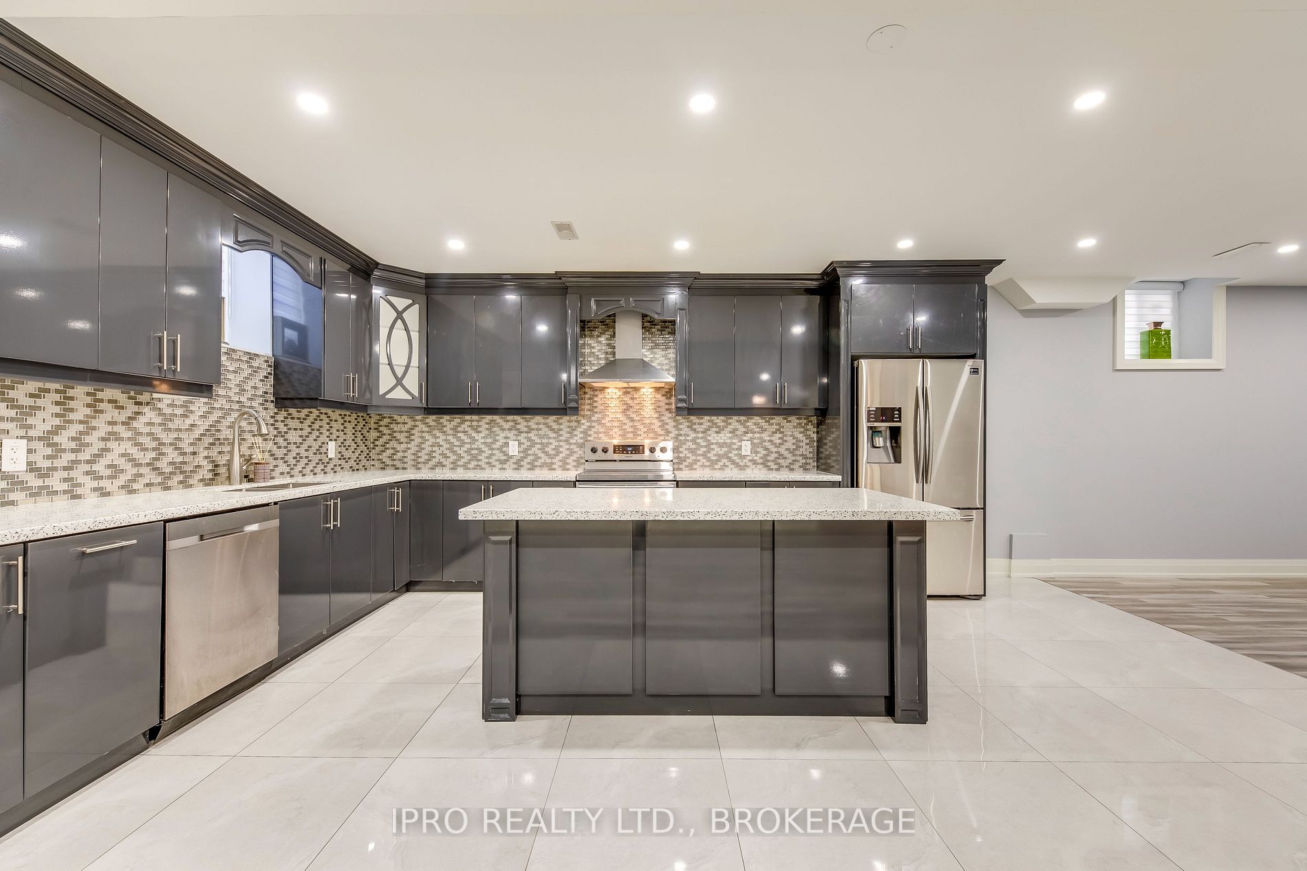 20 Falkland Rd N