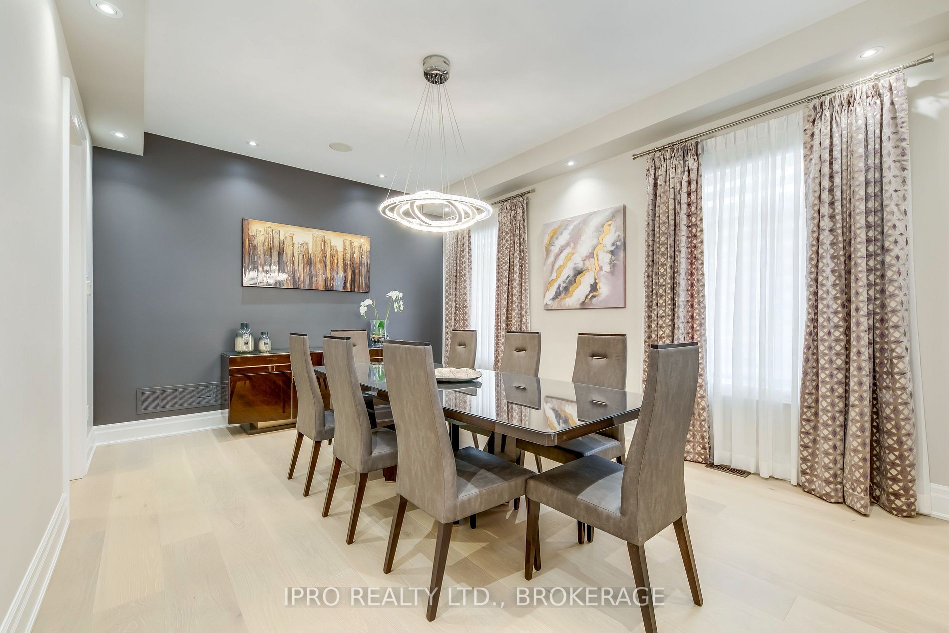 20 Falkland Rd N