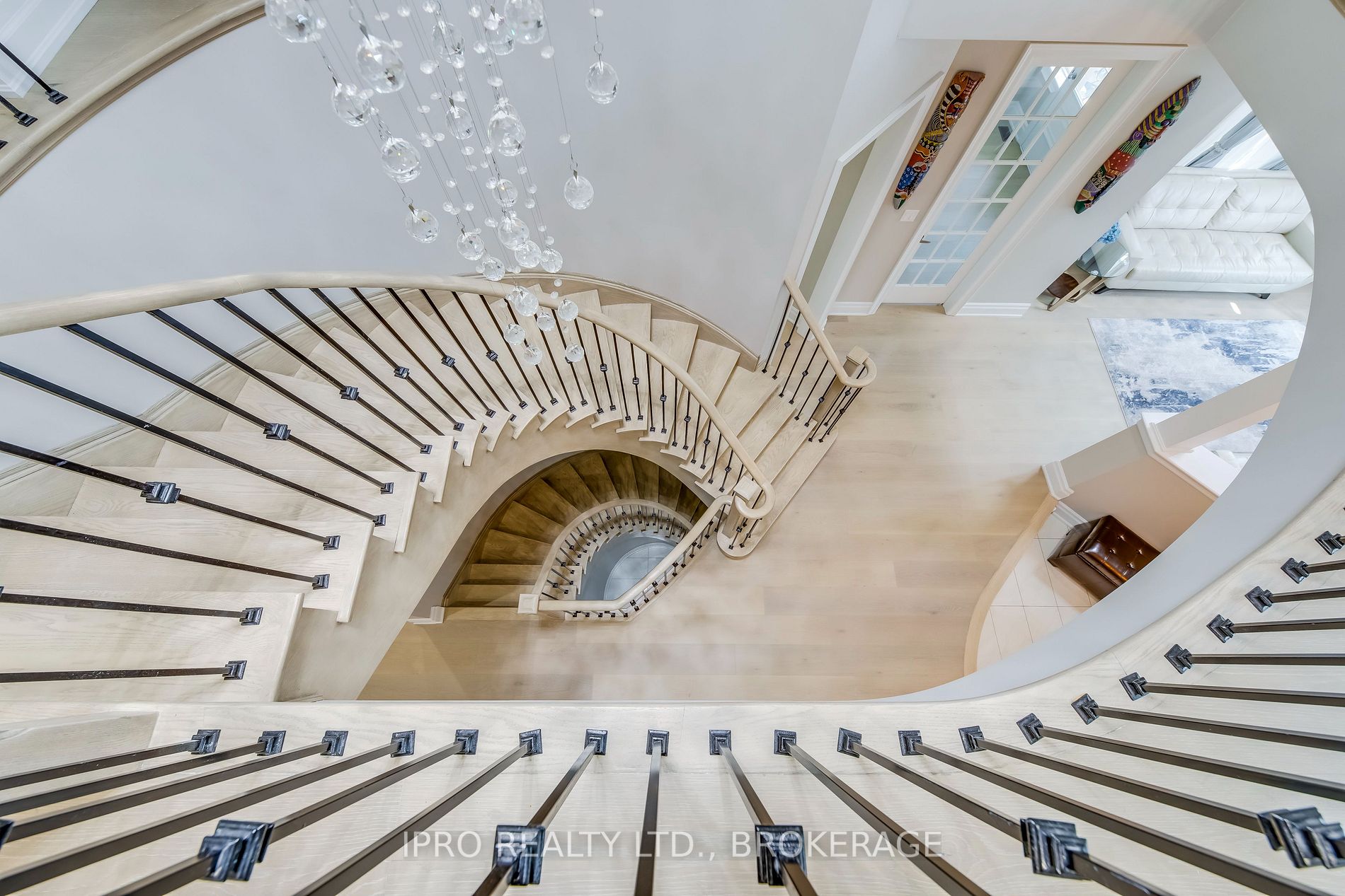 20 Falkland Rd N