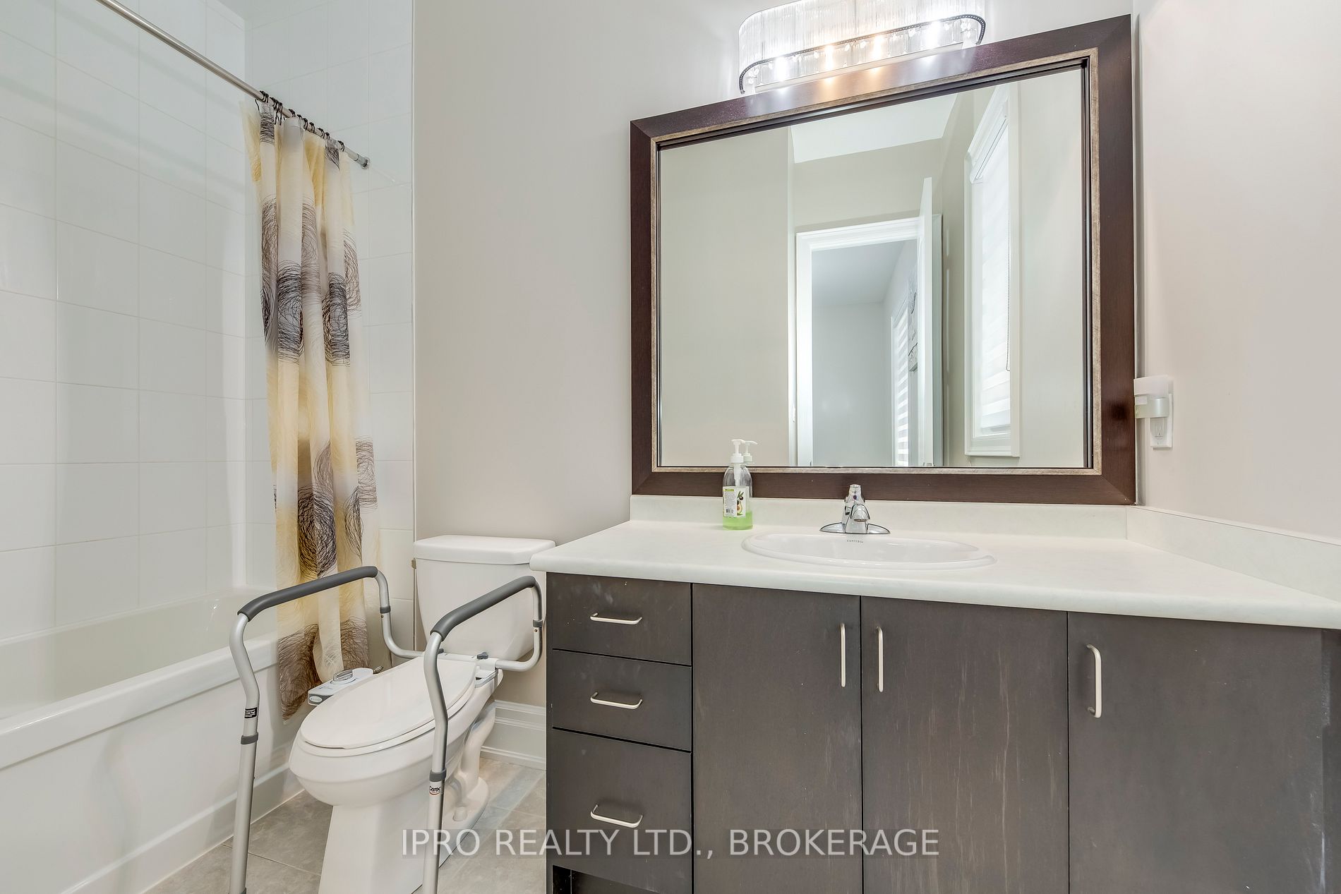 20 Falkland Rd N