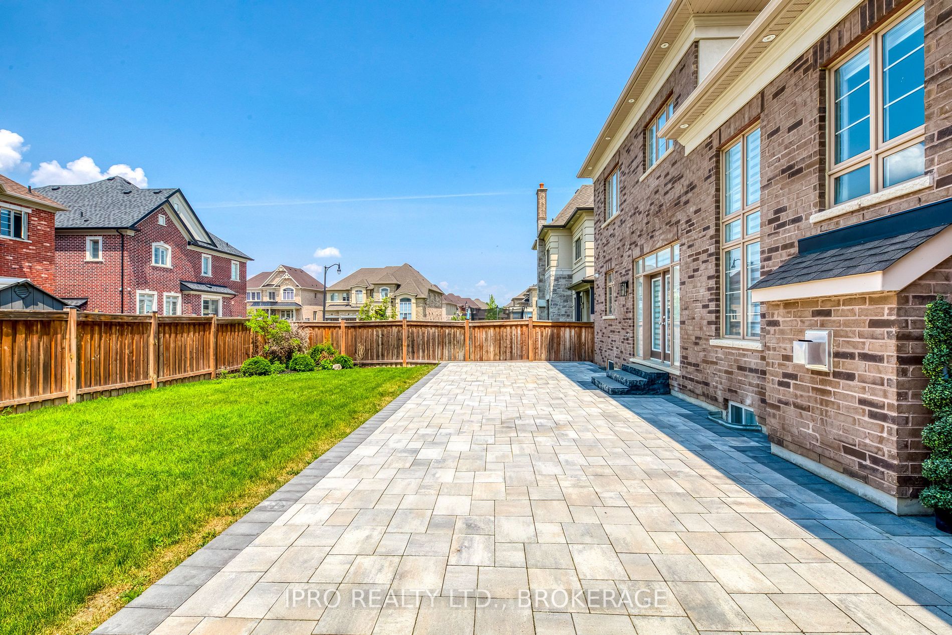 20 Falkland Rd N
