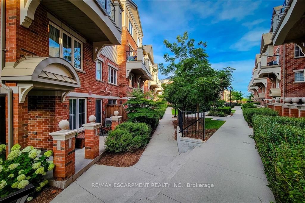19 Hays Boulevard, #27