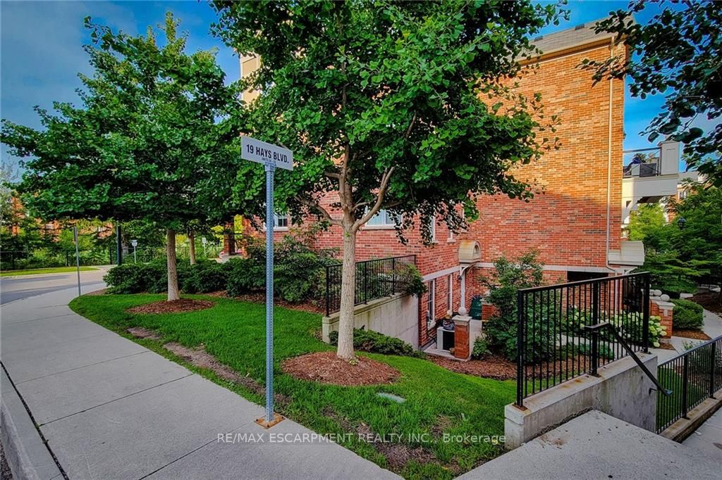 19 Hays Boulevard, #27