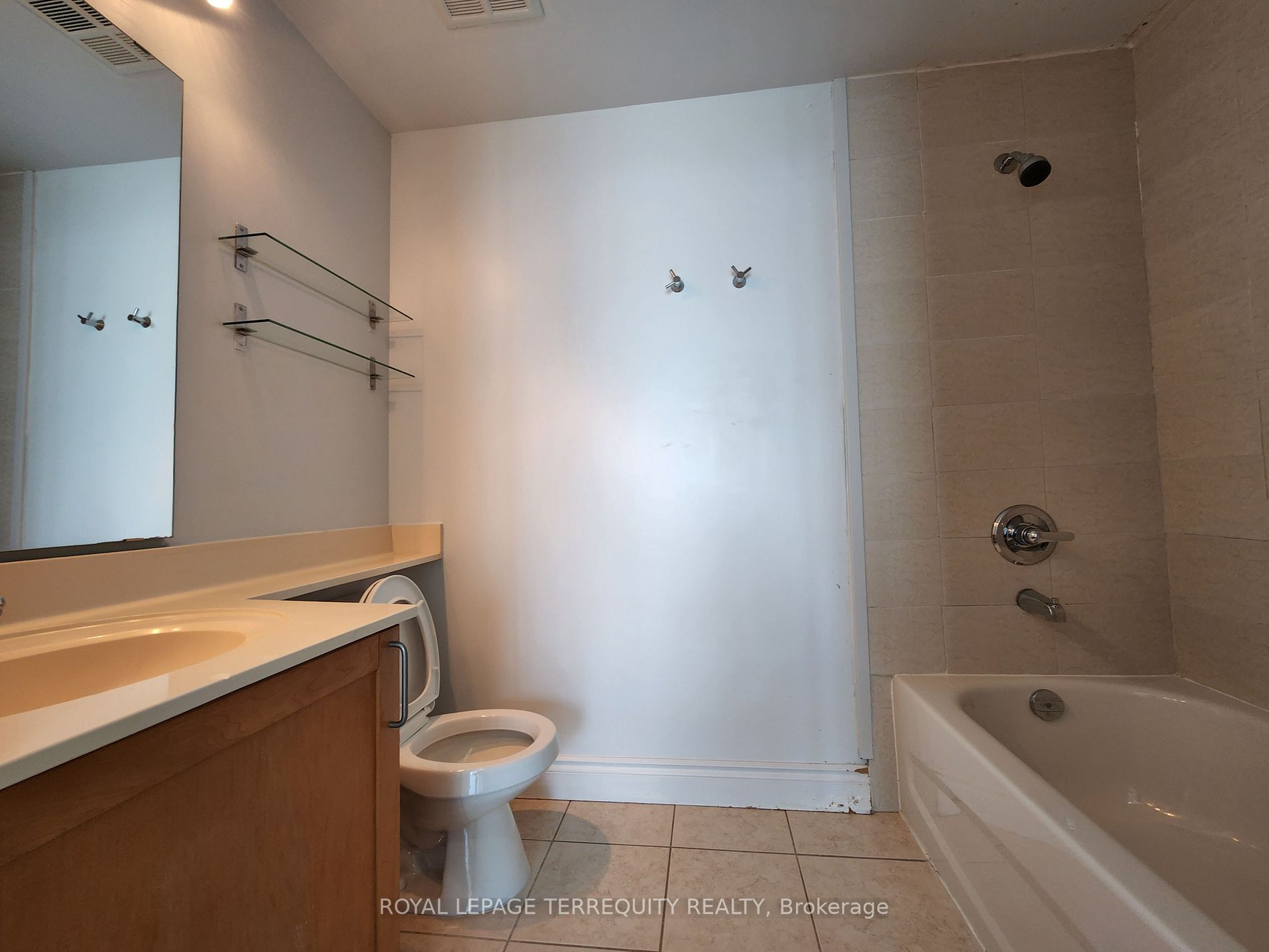 3939 Duke Of York Blvd, #2510