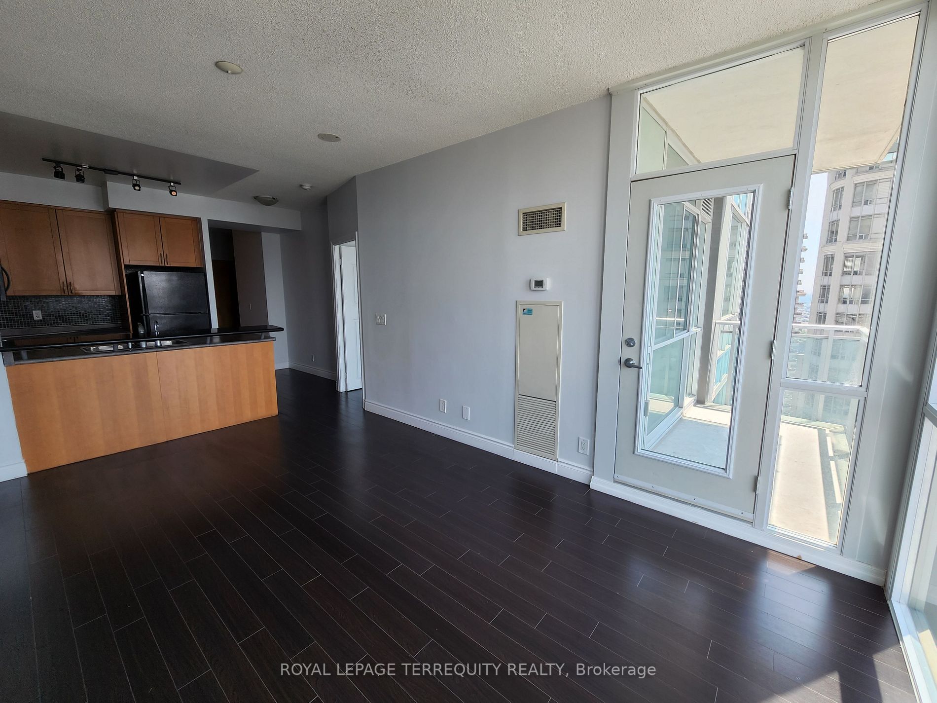 3939 Duke Of York Blvd, #2510