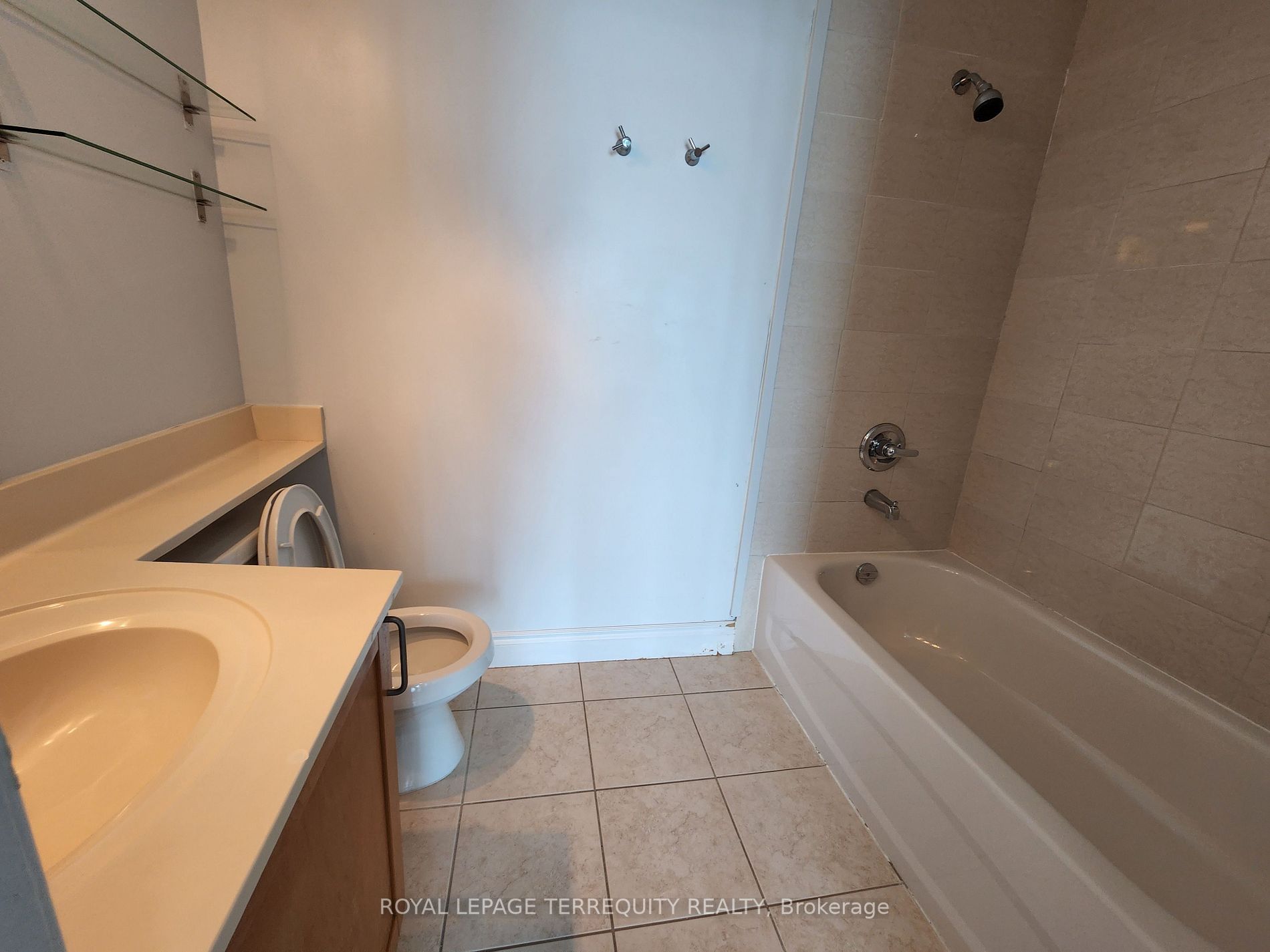 3939 Duke Of York Blvd, #2510