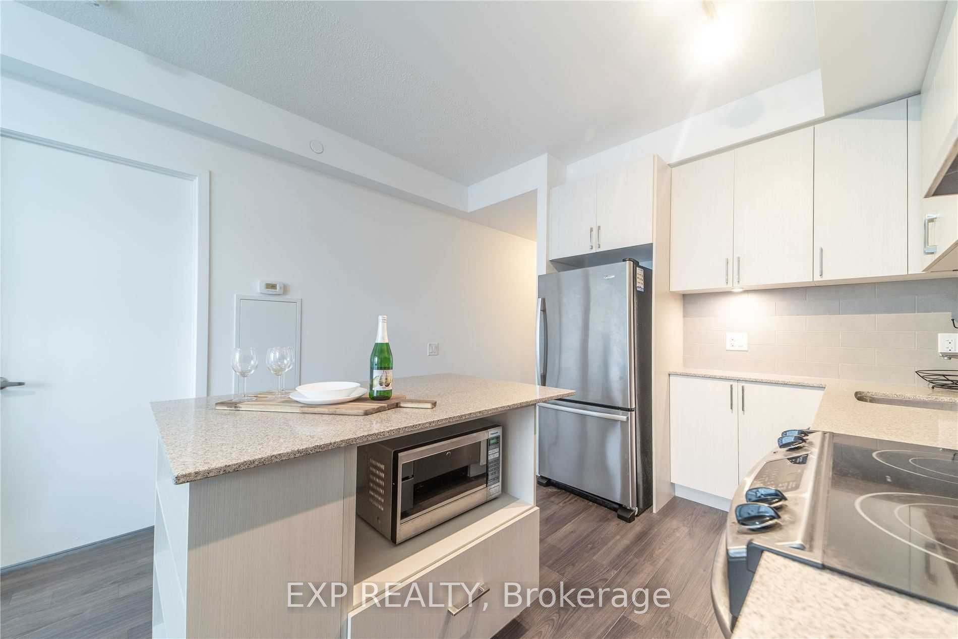 2560 Eglinton Ave W, #609