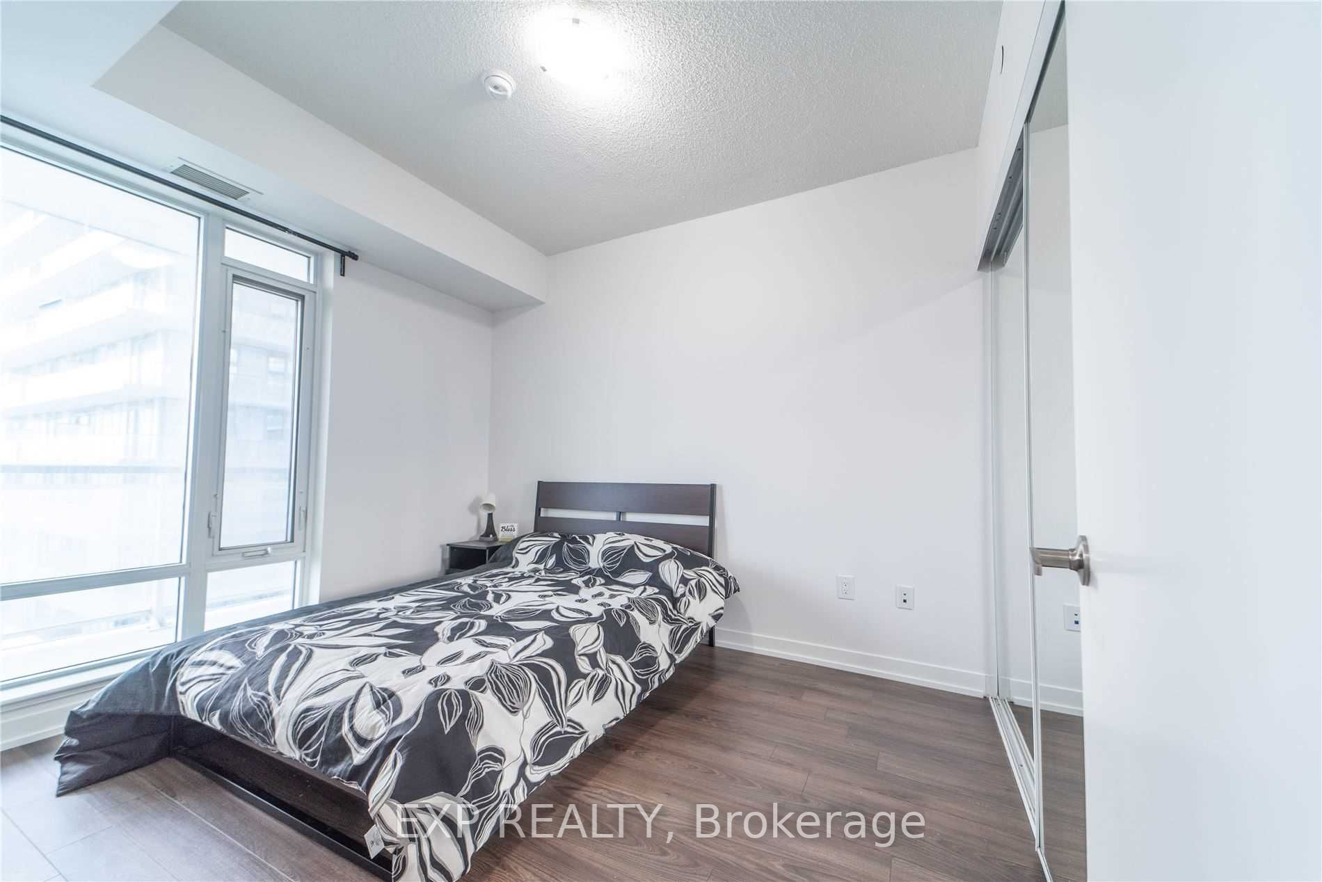 2560 Eglinton Ave W, #609