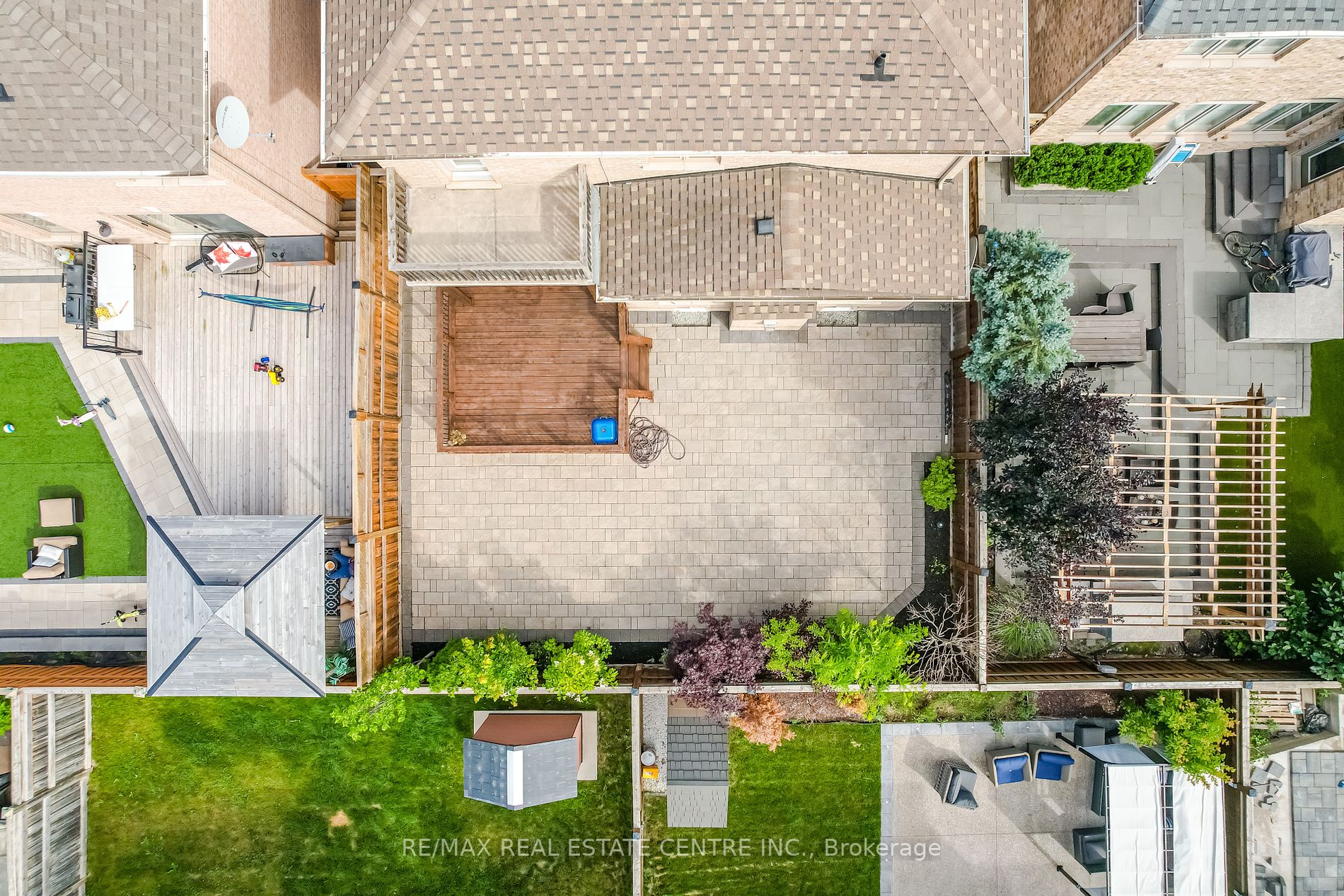 4 Ingleborough Dr
