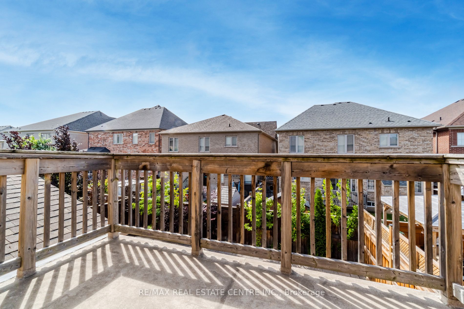 4 Ingleborough Dr
